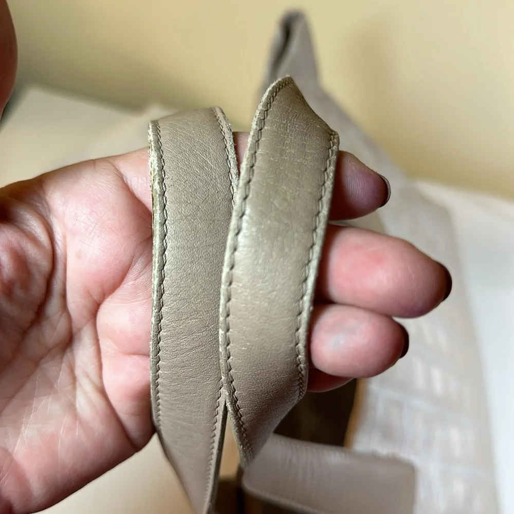 CHANEL Travel Line Fabric Tote Cream, Leather Straps, Serial 7 Series 2002-03 - Picture 11 of 15